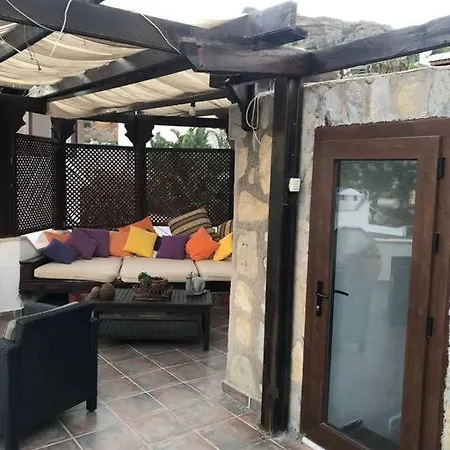 Turkbuku Karaca *